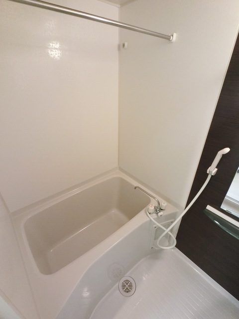 バス・シャワールーム　（参考）同一建物内の他の部屋の写真となります。