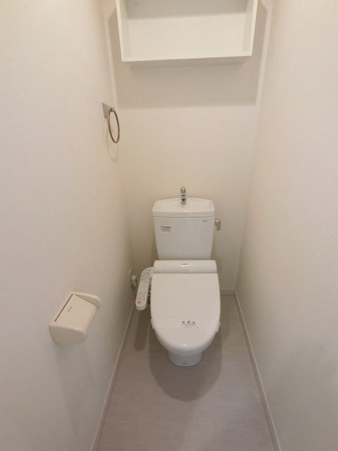 トイレ　（参考）同一建物内の他の部屋の写真となります。