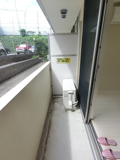 バルコニー　（参考）同一建物内の他の部屋の写真となります。