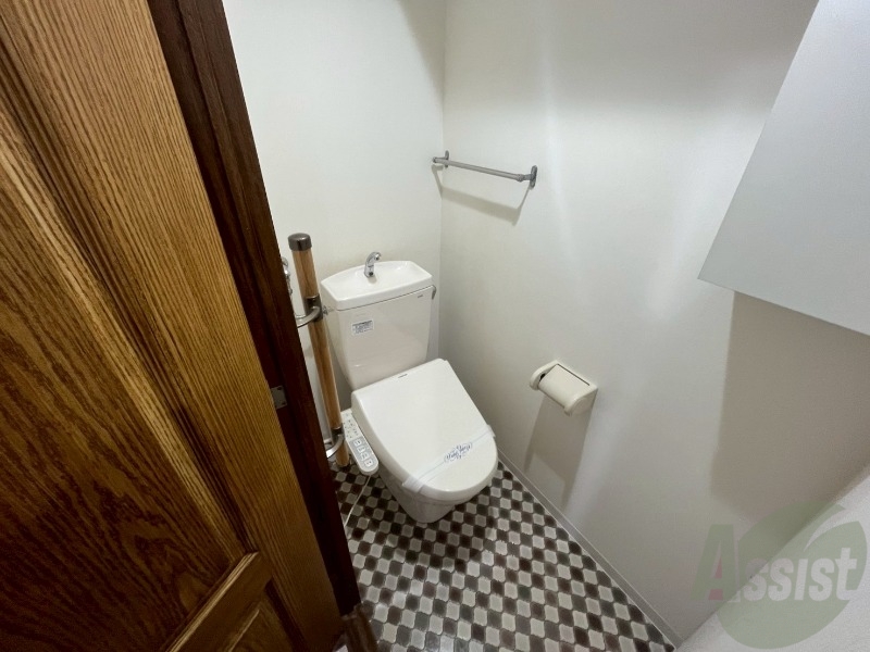トイレ　こちらはトイレです。清潔感があり、安心して使用できます。