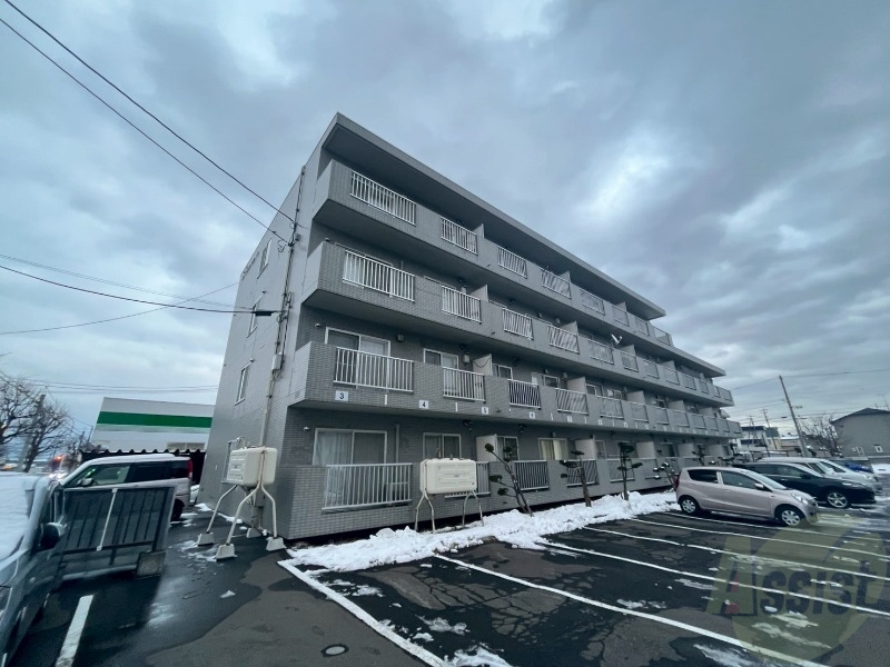 建物外観　札幌市北区新川４条「ルブランプルミエ」