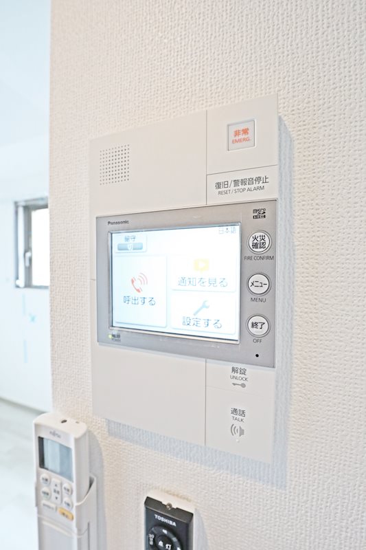 セキュリティ　モニター付きインターホン