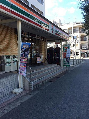 コンビニ　セブンイレブン神戸魚崎北町5丁目店（コンビニ）まで95m