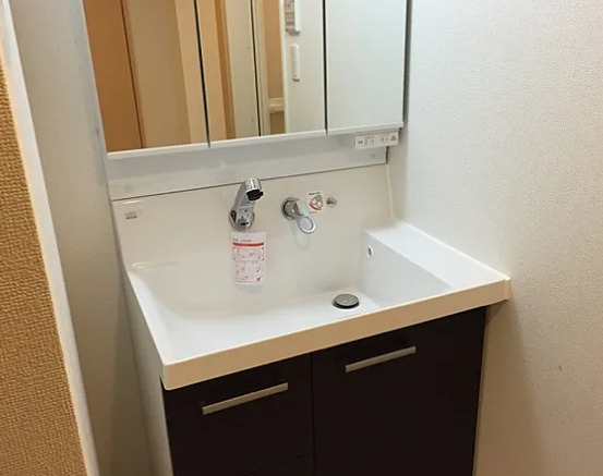 洗面設備　別部屋の画像を使用しております。