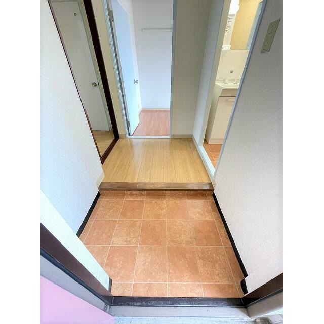 玄関　同物件別部屋　参考画像