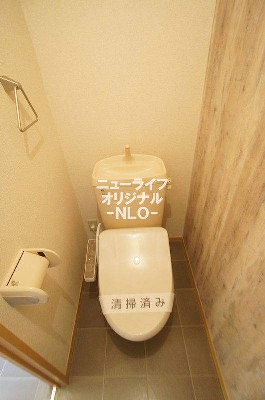 トイレ　洗浄力と快適さを兼ね備えた温水洗浄便座☆
