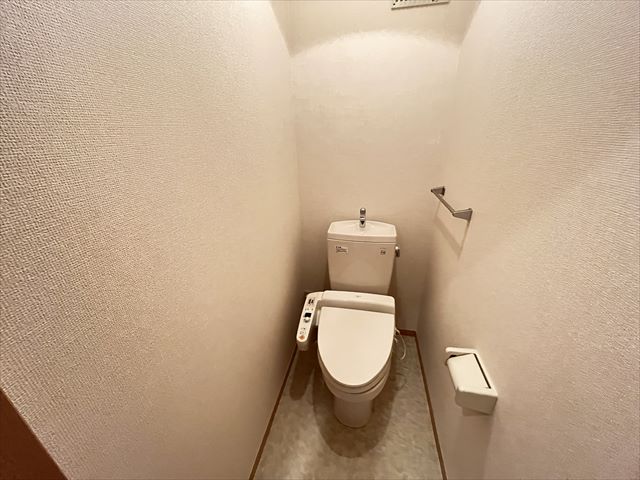トイレ　温水洗浄便座