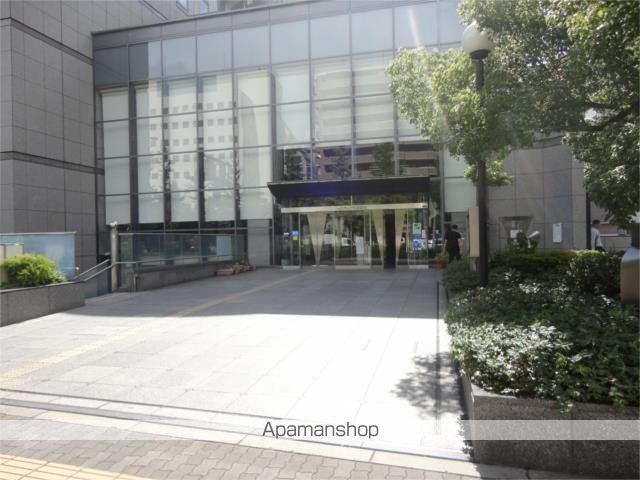 図書館　大阪市立中央図書館（図書館）まで413m