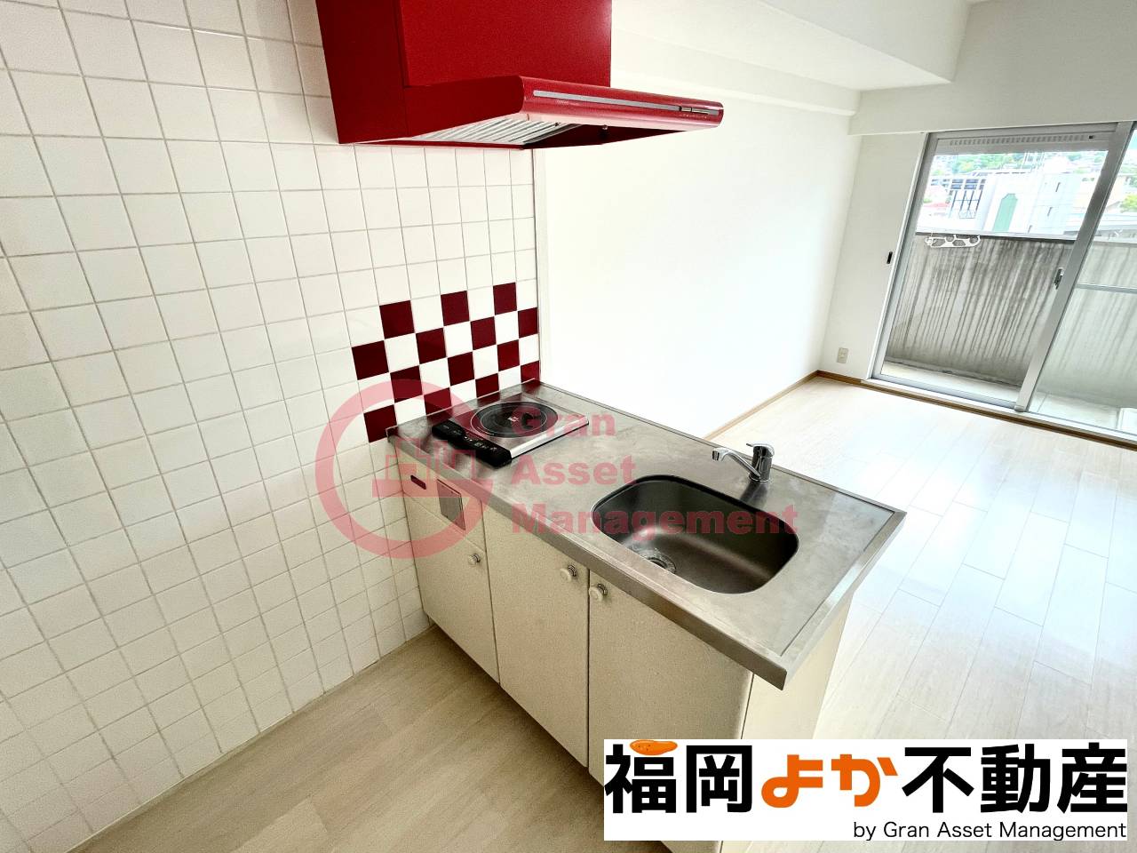 キッチン　コンパクトなキッチンで掃除もラクラク