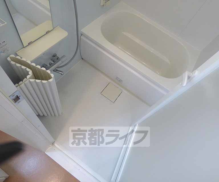バス・シャワールーム　お風呂場です。