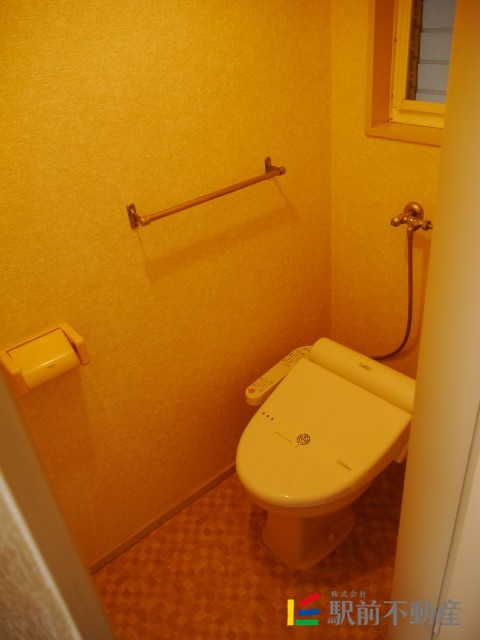 トイレ　写真は同タイプ別部屋