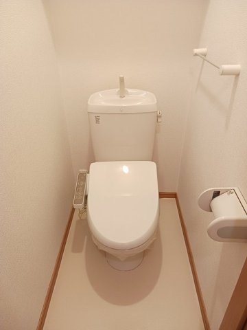 トイレ　清潔感のあるトイレです