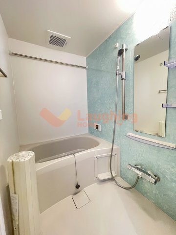 バス・シャワールーム　同建物の別のお部屋の写真です