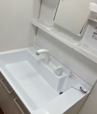 洗面設備　独立洗面台あり、毎朝おしゃれに忙しい女性の方におすすめです