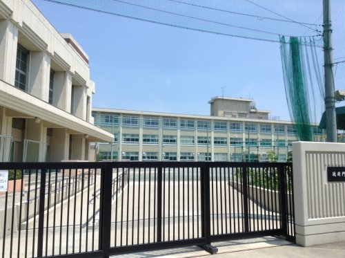 小学校　楠小学校（小学校）まで2075m