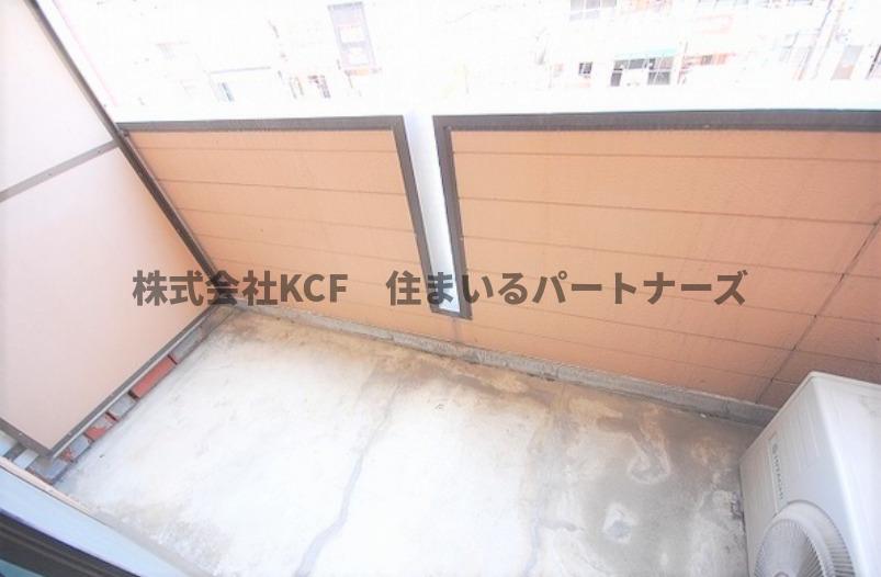 バルコニー　外からの目が気にならないバルコニーで洗濯物が干せます