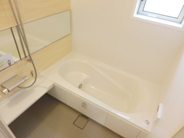 バス・シャワールーム　広々とした一坪バス