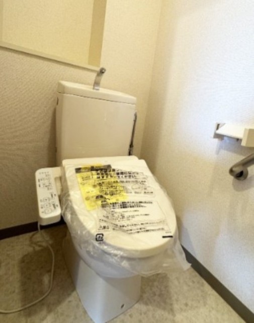 トイレ　別部屋同仕様タイプ