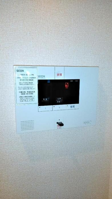 セキュリティ　モニター付きインターホン