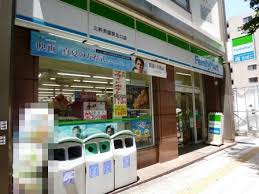 コンビニ　ファミリーマート三軒茶屋駅北口店（コンビニ）まで58m