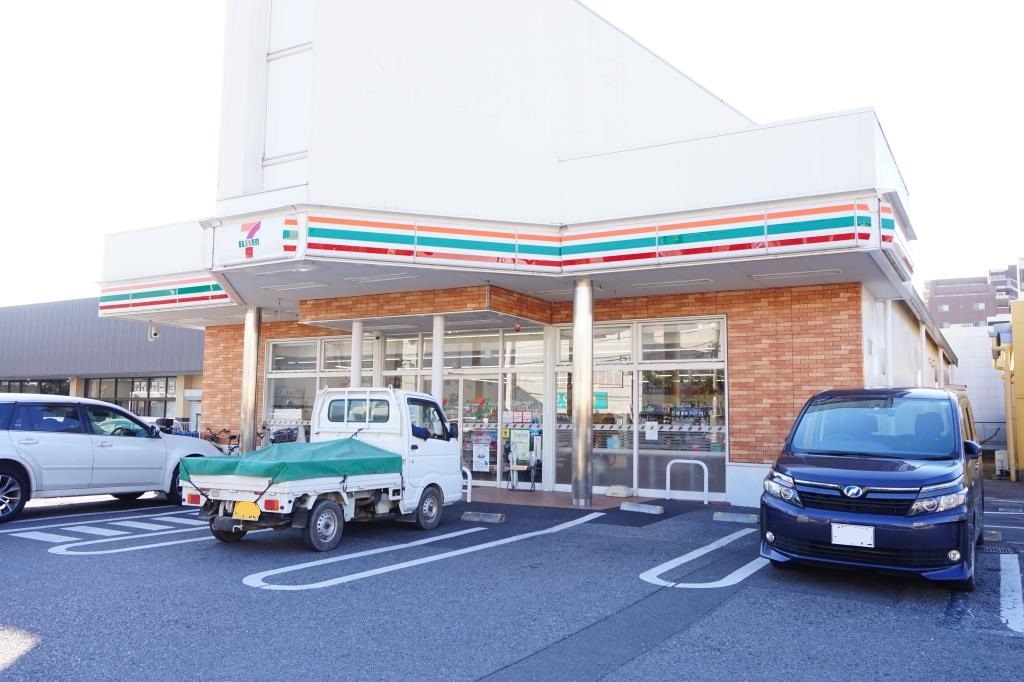 コンビニ　セブンイレブン 流山西初石3丁目店（コンビニ）まで237m