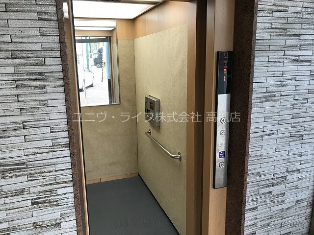 ロビー　エレベーター