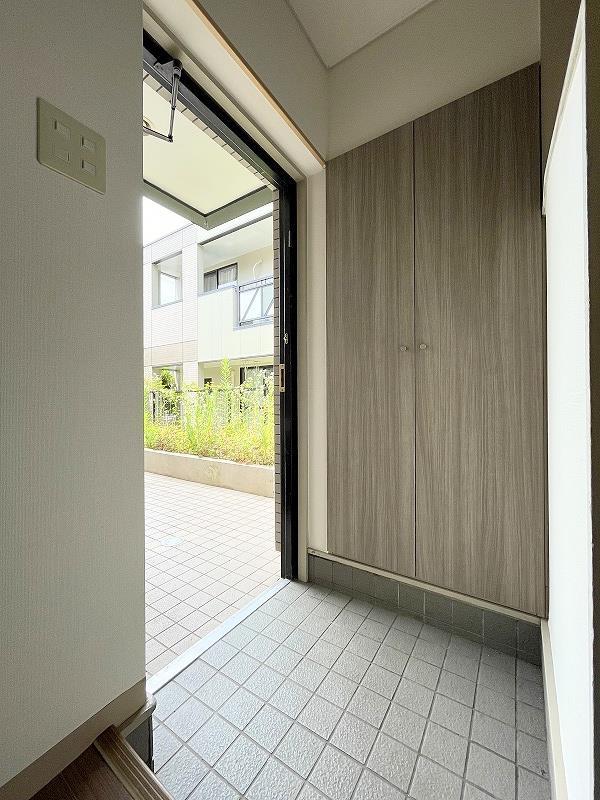 玄関　玄関内側