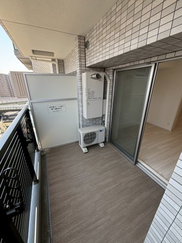 バルコニー　バルコニーからの眺めを楽しみながら食事をしませんか