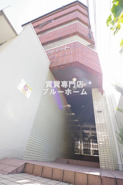 建物外観　鉄骨造！