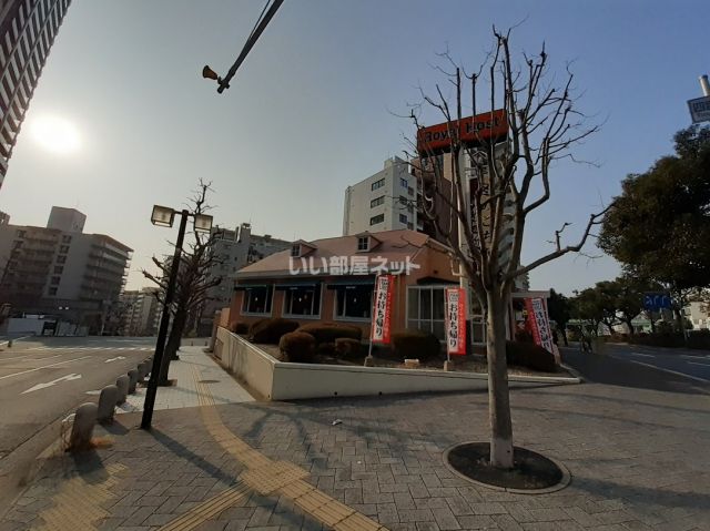 飲食店　ロイヤルホスト下山手店（飲食店）まで465m