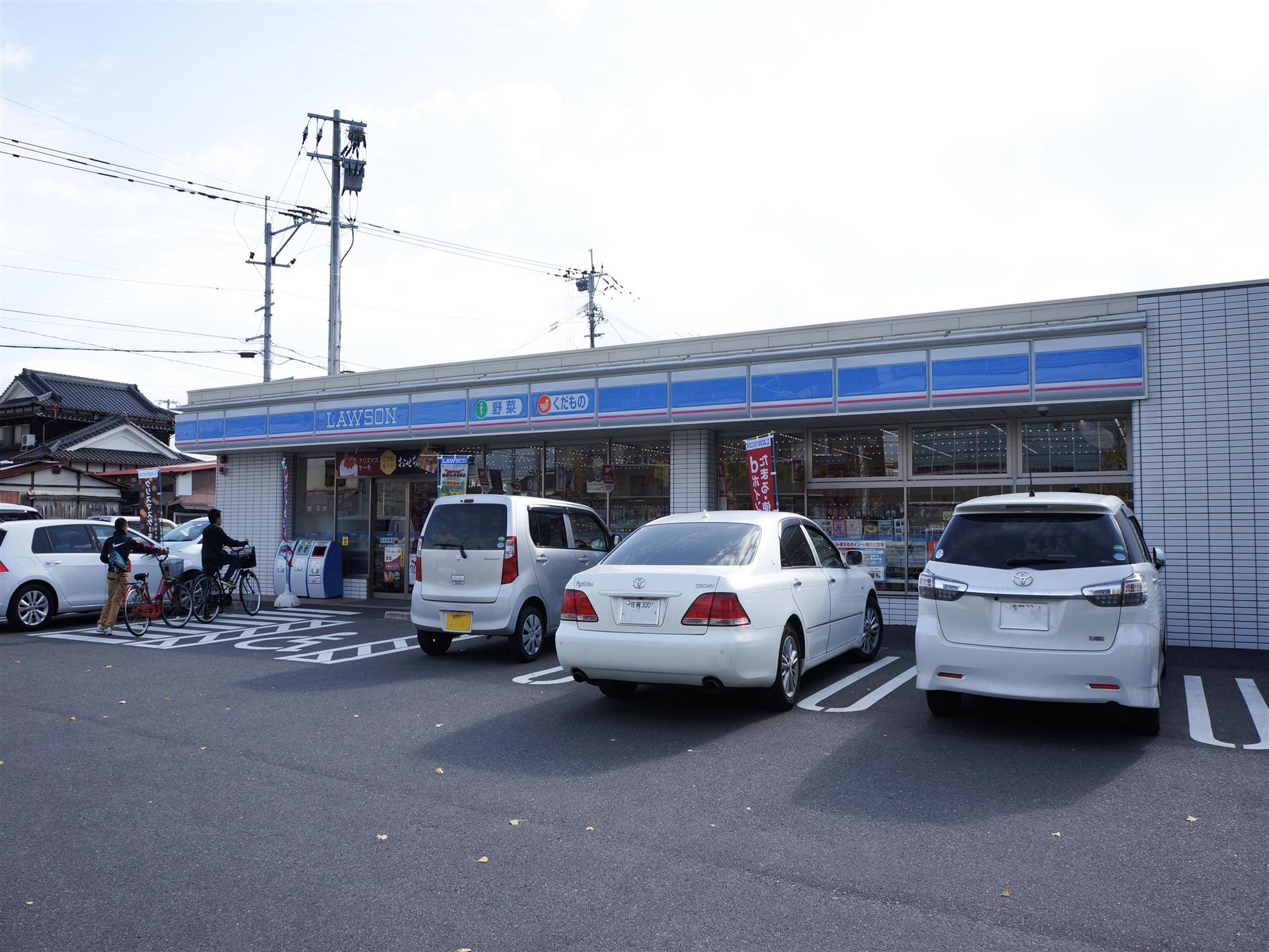 コンビニ　ローソン（コンビニ）まで800m