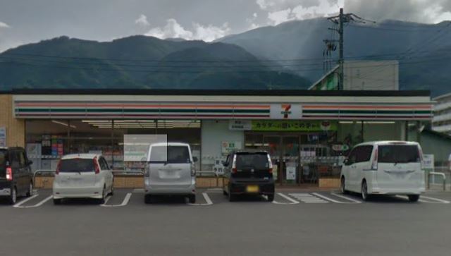 コンビニ　セブンイレブン 韮崎竜岡店（コンビニ）まで148m
