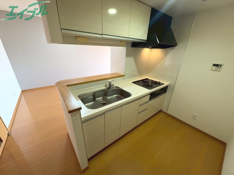 キッチン　別部屋反転画像参考