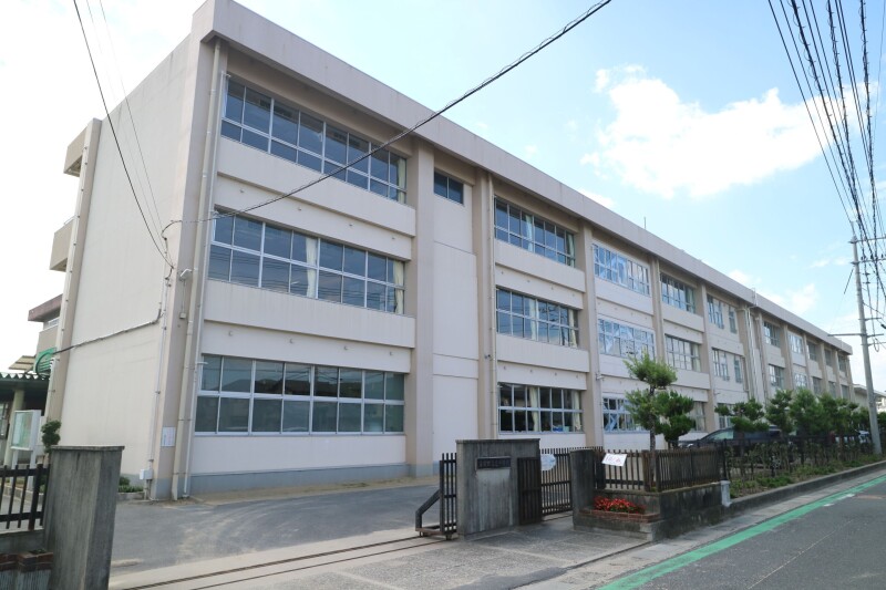 中学校　倉敷市立庄中学校（中学校）まで530m