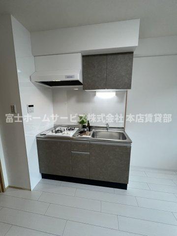 キッチン　同タイプ2階モデルルームの写真です。
