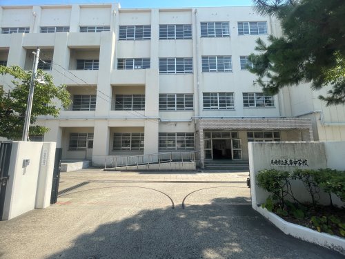 中学校　尼崎市立武庫中学校（中学校）まで182m