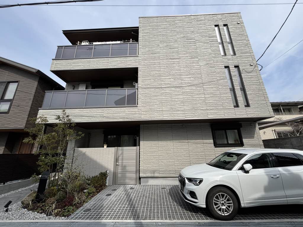 建物外観　積水ハウス施工の賃貸住宅「シャーメゾン」