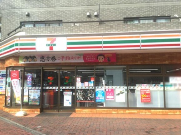 コンビニ　セブンイレブン川崎梶ヶ谷駅入口店（コンビニ）まで216m