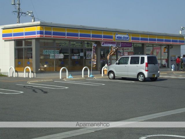 コンビニ　ミニストップ（コンビニ）まで586m