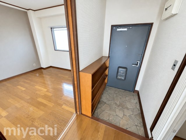 光マンションの玄関写真