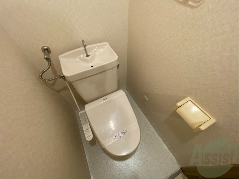 トイレ　こちらはトイレです。清潔感があり、安心して使用できます。