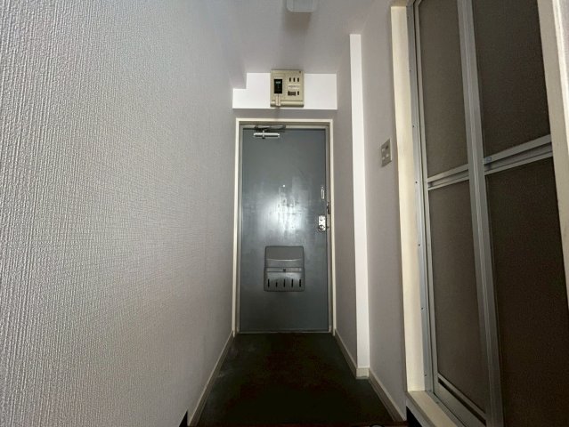玄関　建商101ビル