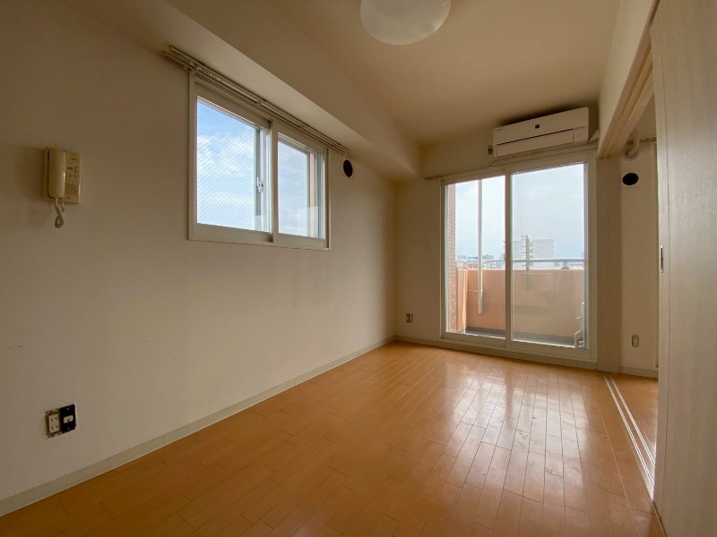 居室・リビング　広くてキレイなお部屋が広がっていて、充実した生活が送れそう。