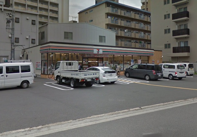 コンビニ　セブンイレブン 吹田江の木町店（コンビニ）まで582m