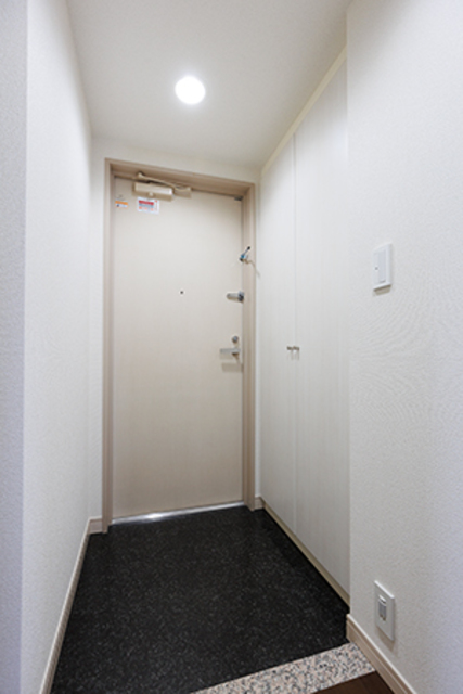 玄関　※写真は同タイプ住戸です。
