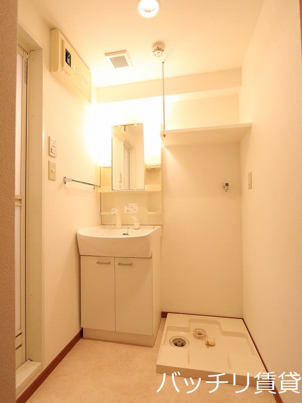 洗面設備　※写真は同物件、同タイプの部屋の為、現状を優先します。