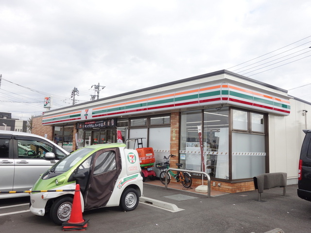 コンビニ　セブンイレブン（コンビニ）まで387m
