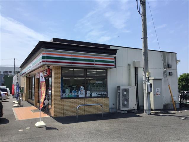 コンビニ　セブンイレブン（コンビニ）まで228m