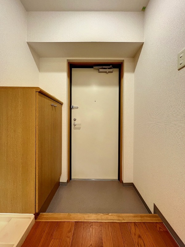 玄関　プラスパ鶴見