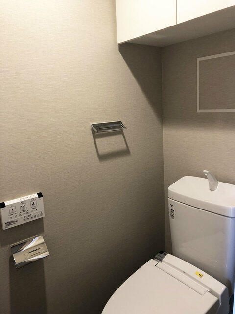 トイレ　※写真は同タイプ住戸です。